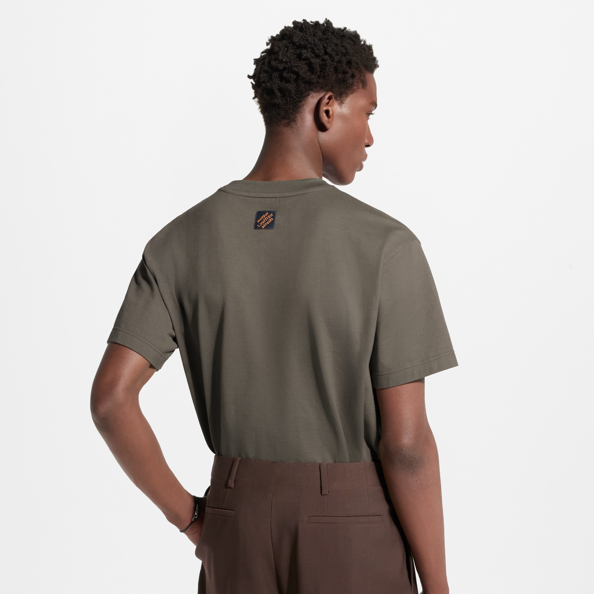 エンべリッシュド シグネチャーTシャツ ｜ルイ・ヴィトン 公式サイト